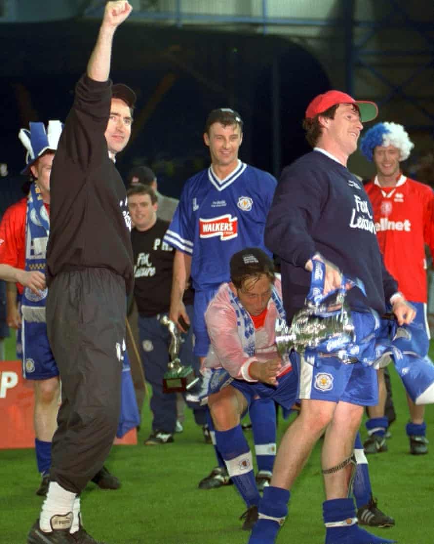 Steve Claridge and Martin O’Neill celebrate Leicester’s Coca-Cola Cup final victory over Middlesbrough in 1997.