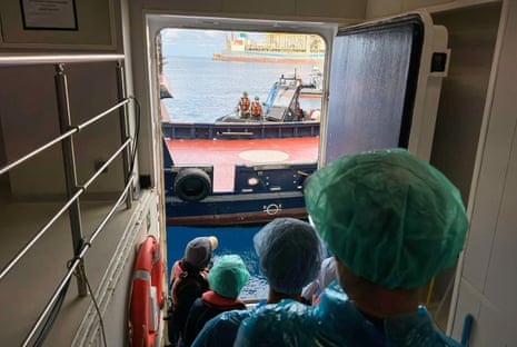 Passengers are being disembarked from the hantavirus-stricken cruise ship MV Hondius.