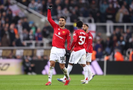 Casemiro levels for the away side!