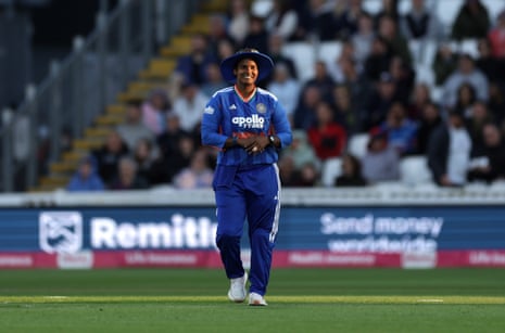Inglaterra v India: tercer y decisivo internacional de cricket T20 femenino