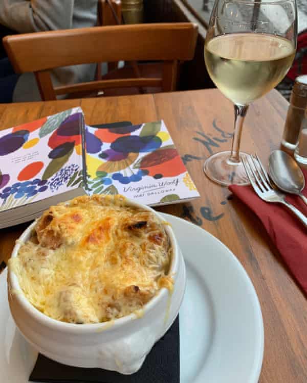 ‘My plan was to make charged eye contact with strangers over a glass of wine and a book at some adorable bistro’: Monica Heisey’s trip to Paris