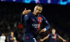 Kylian Mbappé celebrates opening the scoring for PSG