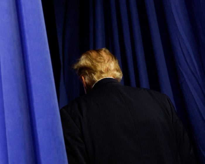 Trump returns to Washington amid midterms campaign blitz as new polls reveal voters’s concern about US economy – live