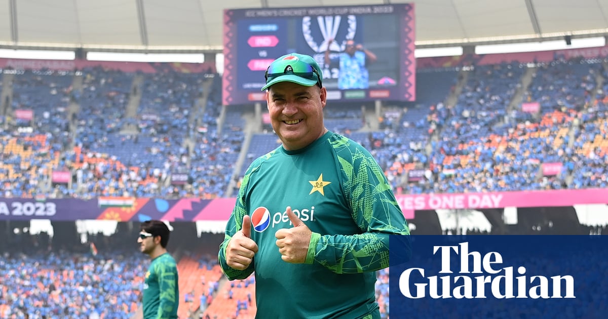 Mickey Arthur drafted into new coaches panel to mend England’s ties with county cricket