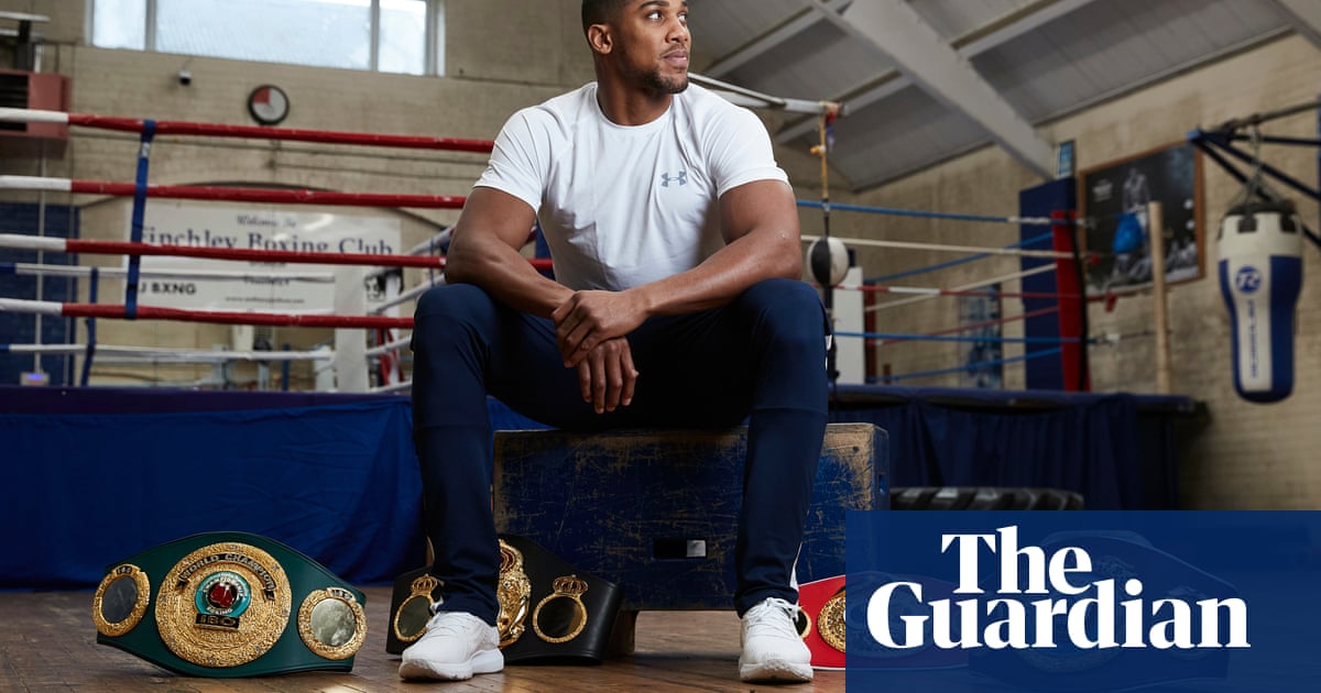 Anthony Joshua says he wants to take Tyson Furys head off his shoulders