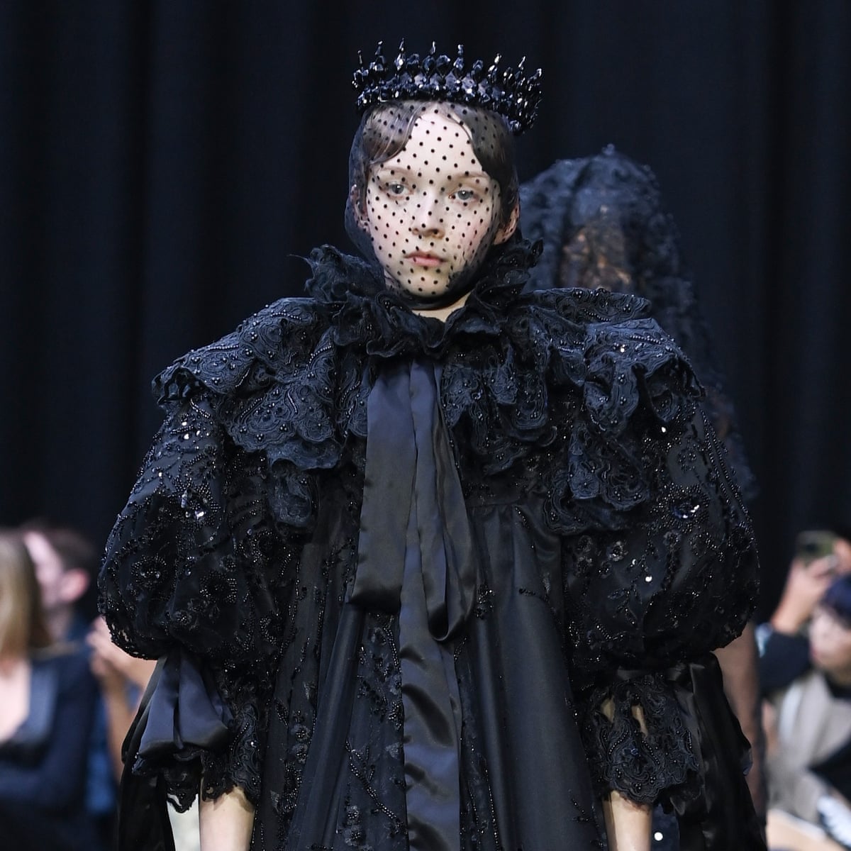 LFW closes with melancholic Richard Quinn collection dedicated to Queen | London fashion week | The Guardian