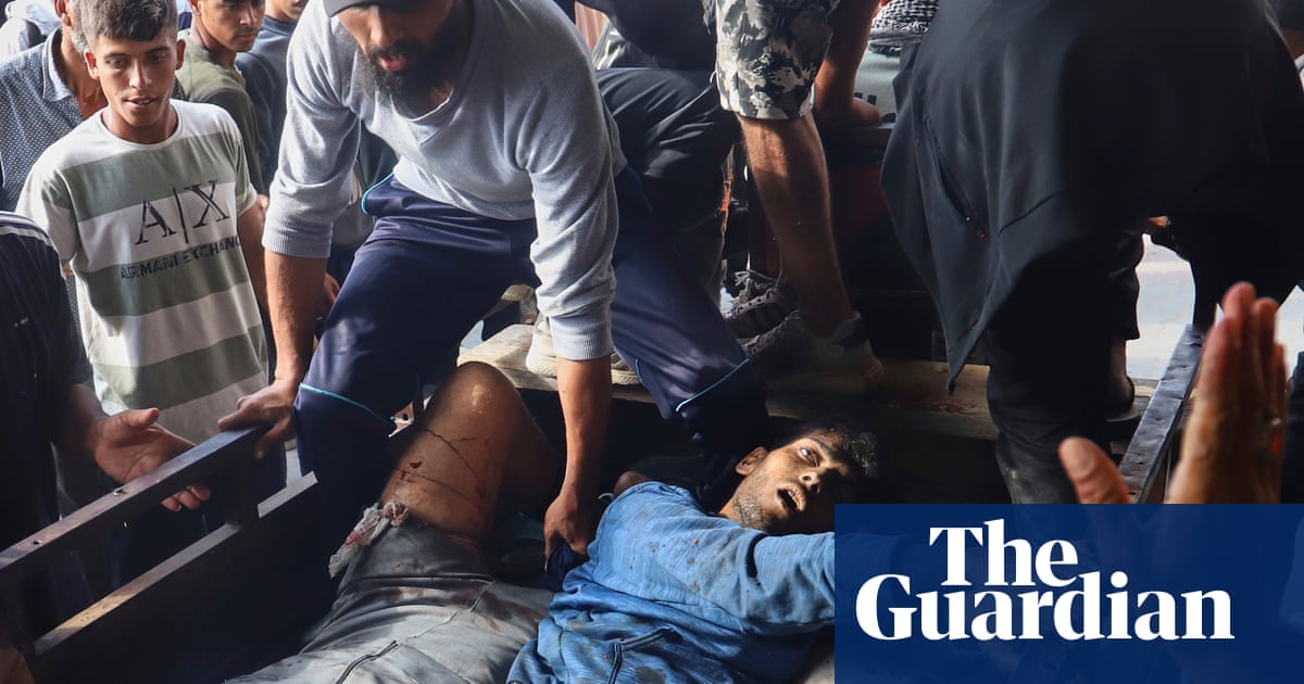 Post-apocalyptic': medical staff struggle as gangs fight over aid supplies in Gaza