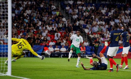 France too strong for spirited Republic of Ireland as Marcus Thuram seals win | Euro 2024 qualifying 6 Chiedozie Ogbene is denied by Mike Maignan in the France goal.