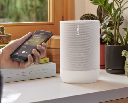 Una foto de un altavoz Sonos Move 2