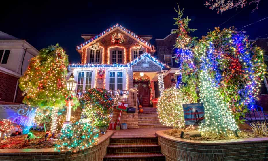 Brooklyn Neighborhood S Christmas Lights Shine Despite Pandemic S Dim Brooklyn The Guardian Dyker Heights 2021 Christmas Lights