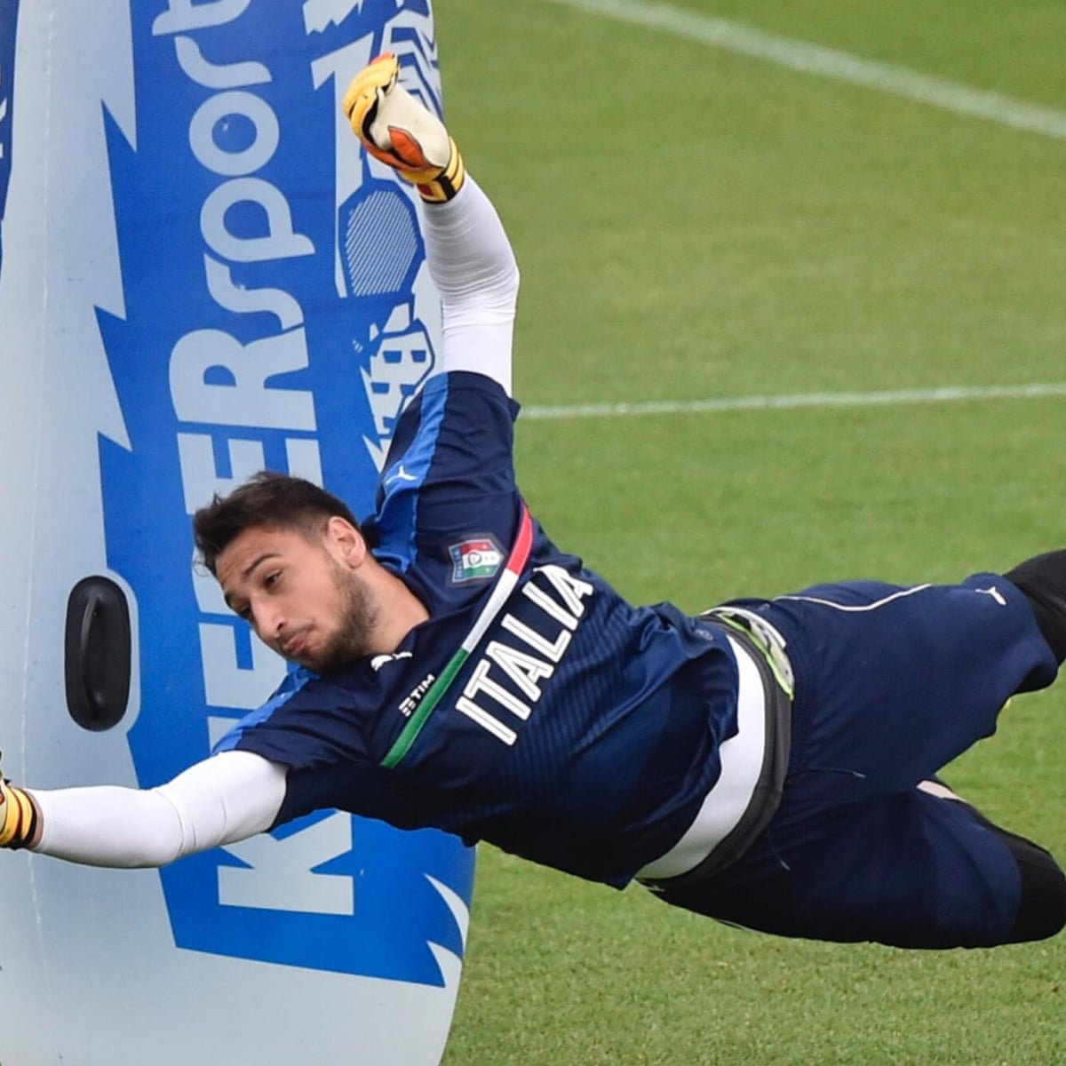 Football Transfer Rumours Gianluigi Donnarumma To Manchester United Football The Guardian