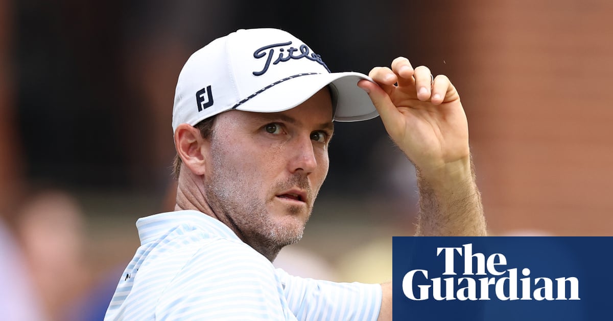 Russell Henley Leads PGA Tour Championship With Two-Stroke Advantage