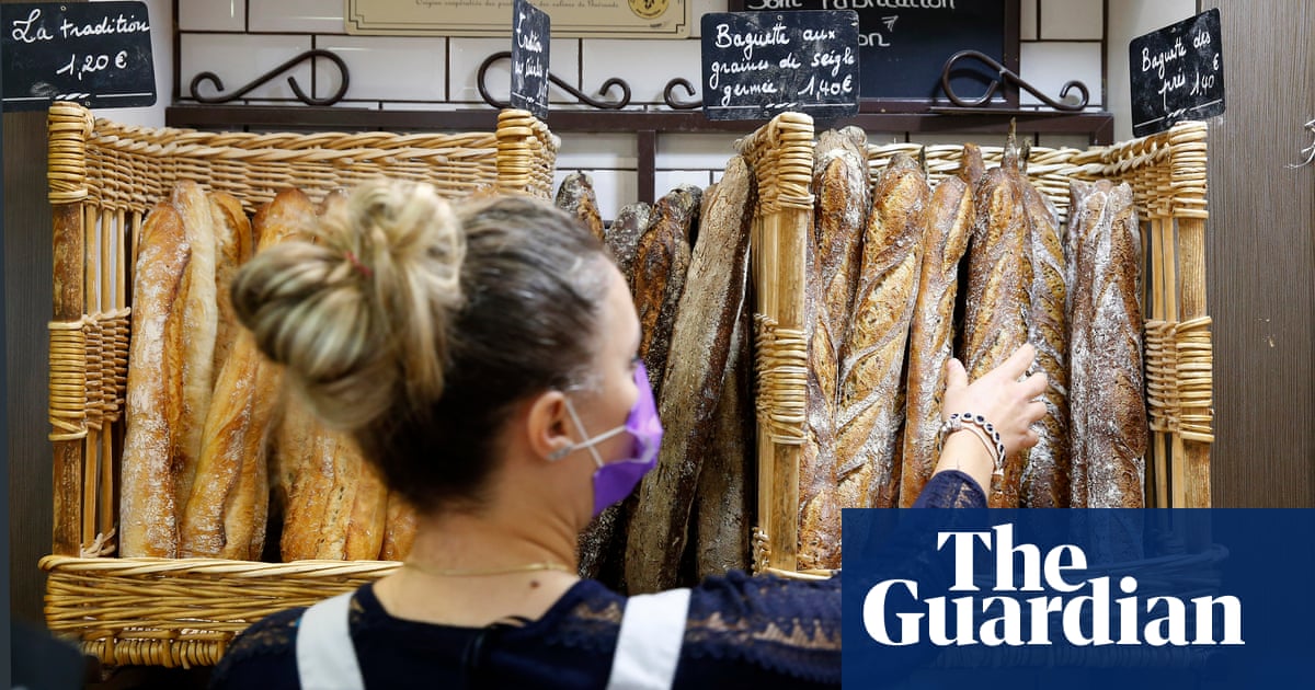 French bakers in pain over cut-price supermarket baguettes