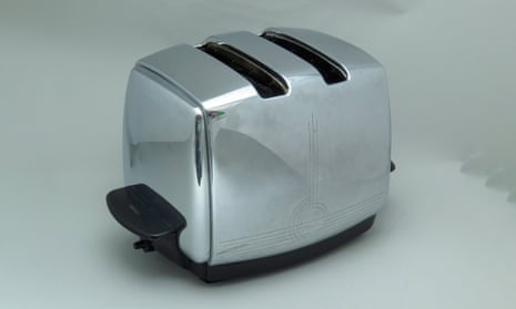 A Sunbeam Radiant toaster 