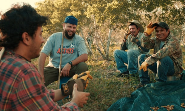 A group of men are talking in the Netflix comedy Mo.