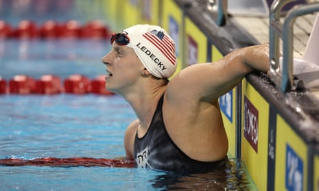 Intestines floating cell Katie Ledecky smashes 1500m freestyle world record by nearly 10 seconds |  Katie Ledecky | The Guardian