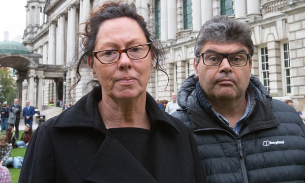 ‘It was emotional’: Belfast hopes unity of Queen’s funeral will assist mend previous rifts | Northern Eire 1 Jeananne and Mark Maxwell watch a live TV broadcast of the Queen’s funeral from the grounds of Belfast City Hall