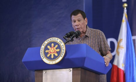 Rodrigo Duterte giving a speech