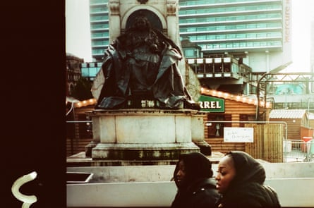 estatua de la reina victoria