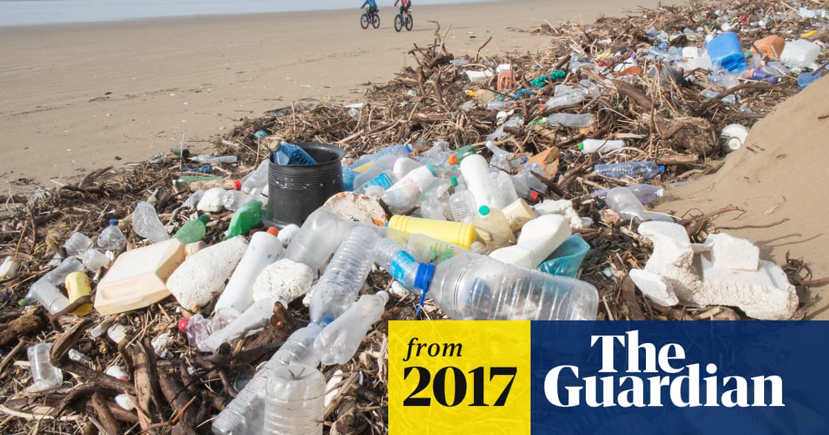 UK needs bottle deposit scheme to cut plastic litter in oceans, says thinktank