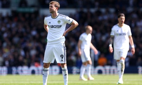 Striker Leeds United Patrick Bamford menjadi sasaran ancaman di media sosial setelah gagal mengeksekusi penalti melawan Newcastle United akhir pekan lalu.