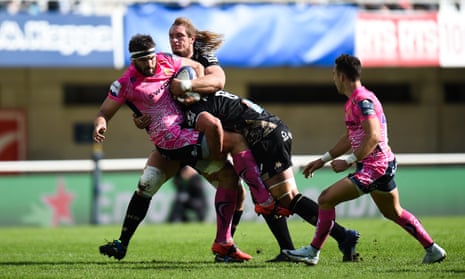 Don Armand is tackled by Montpellier’s Jacques Du Plessis