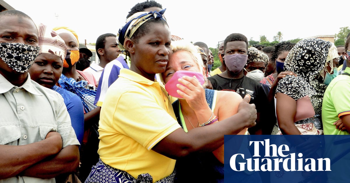 Ferry brings 1,200 survivors of Isis Mozambique massacre to safety