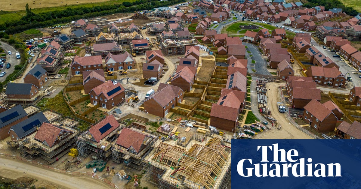 UK construction grows but housebuilding decline threatens government targets