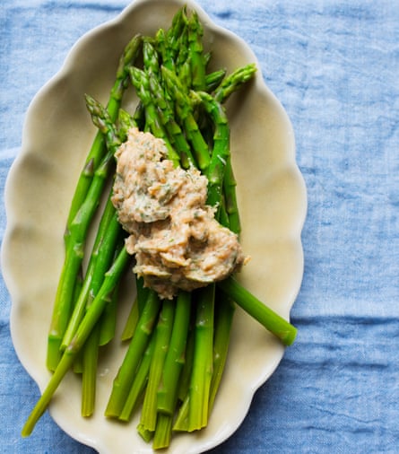 Top tips: steamed asparagus, smoked salmon and dill cream.