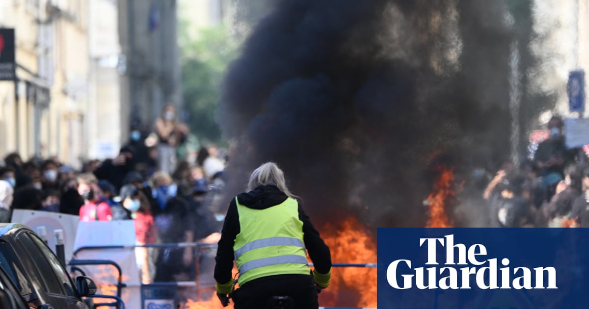 On the barricades with wheelie bins and shopping trolleys: Paris students rage at politicians and police