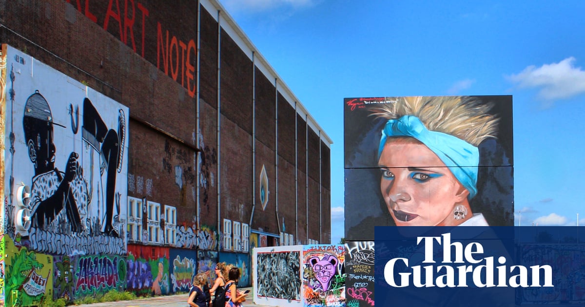 Street art and a Cuban cab readers' best photographs