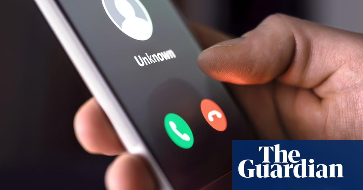 Fake text messages on the rise, but experts warn Australians most losses are from more sophisticated scams