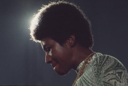 Aretha Franklin performing Amazing Grace