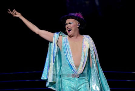 Cabaret star Hans at the John Farnham tribute concert