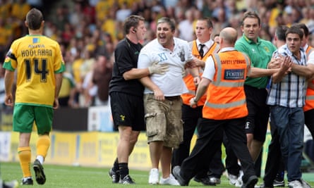 Los fanáticos de Norwich reaccionaron con calma a una derrota por 7-1 en casa ante Colchester en 2009
