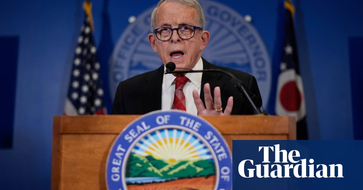 Майк Деуайн се противопостави на партията си относно грижата за