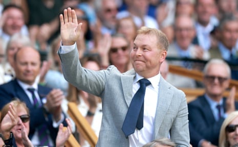 Sir Chris Hoy waves to the spectators