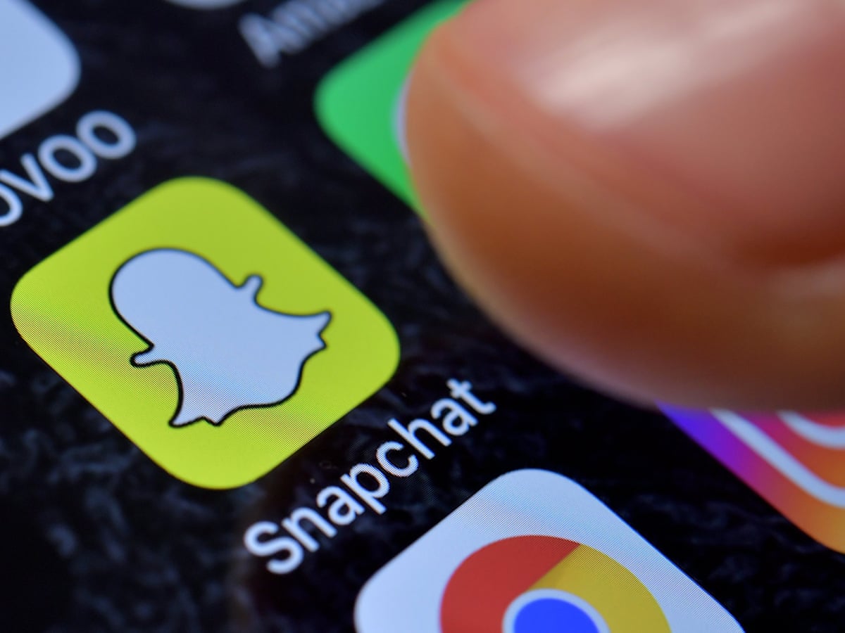Snapchat Update More Than 800 000 Angry Users Sign Petition To