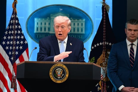 US and Iranian officials in negotiations