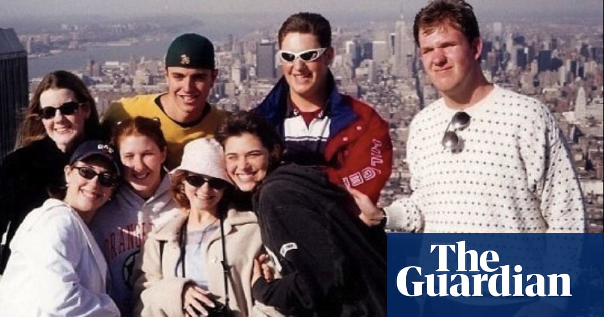 Before the fall: tourist photos of the Twin Towers pre-9/11 – in ...