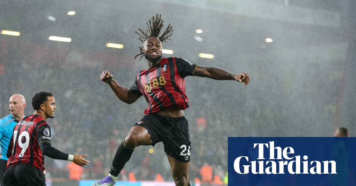 Semenyo's double downs Fulham and sends buoyant Bournemouth second