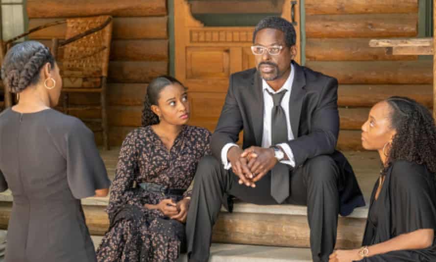 Randall and his children in This Is Us