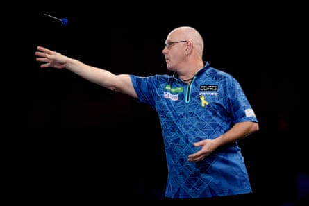 Ian White battled back to beat Ritchie Edhouse on day eight.