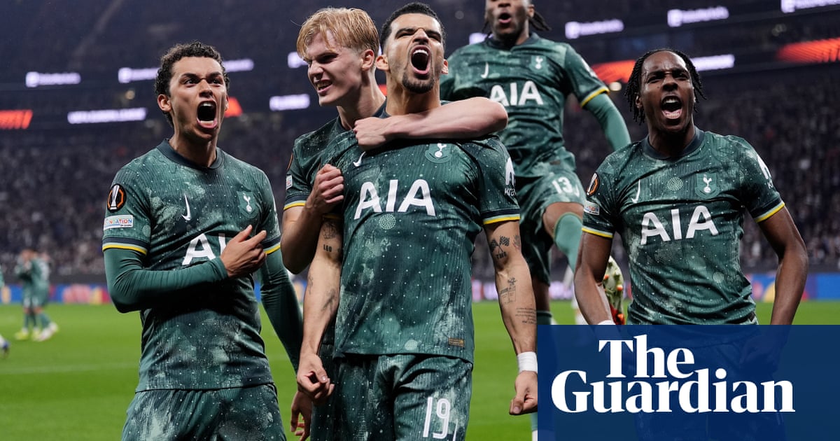 Solanke keeps cool from spot to send Spurs through to Europa League semi-finals - The Guardian Solanke keeps cool from spot to send Spurs through to Europa League semi-finals - The Guardian