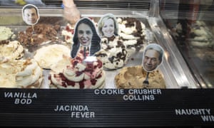 Rasa es krim yang diambil dari nama pemimpin partai politik Selandia dipajang di sebuah toko di Christchurch
