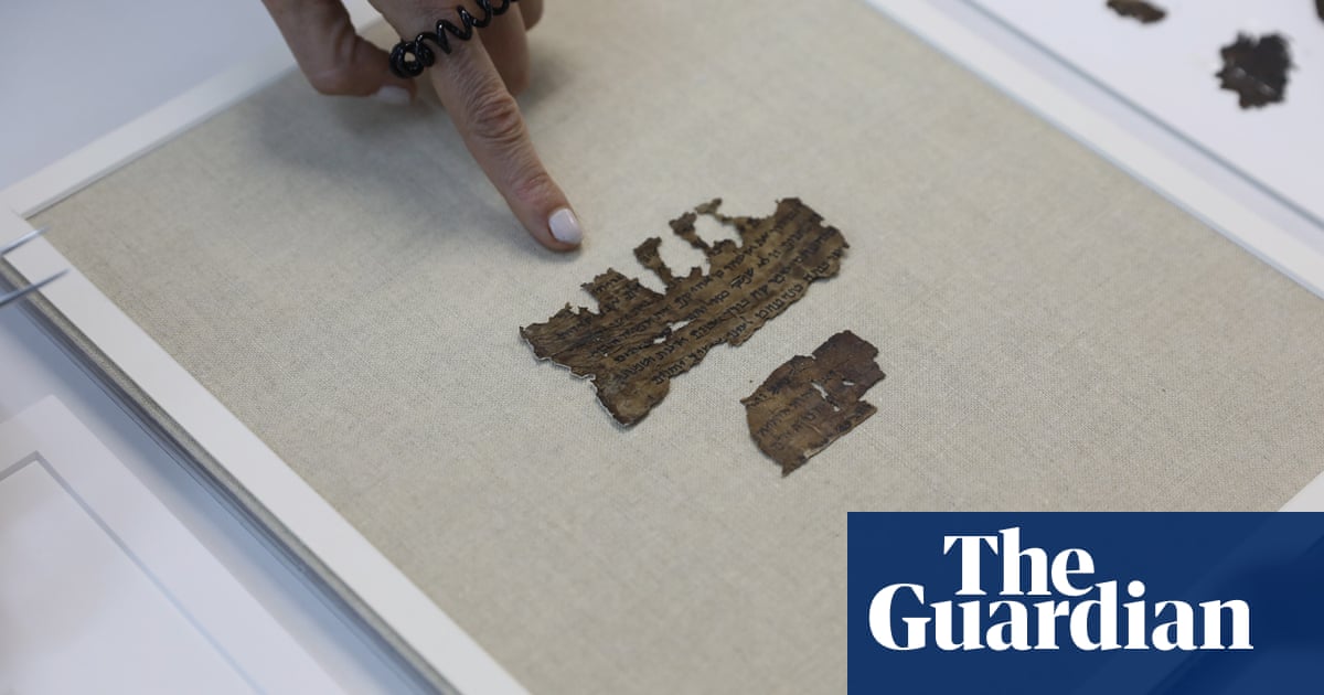 Israeli archeologists find new Dead Sea scroll fragments