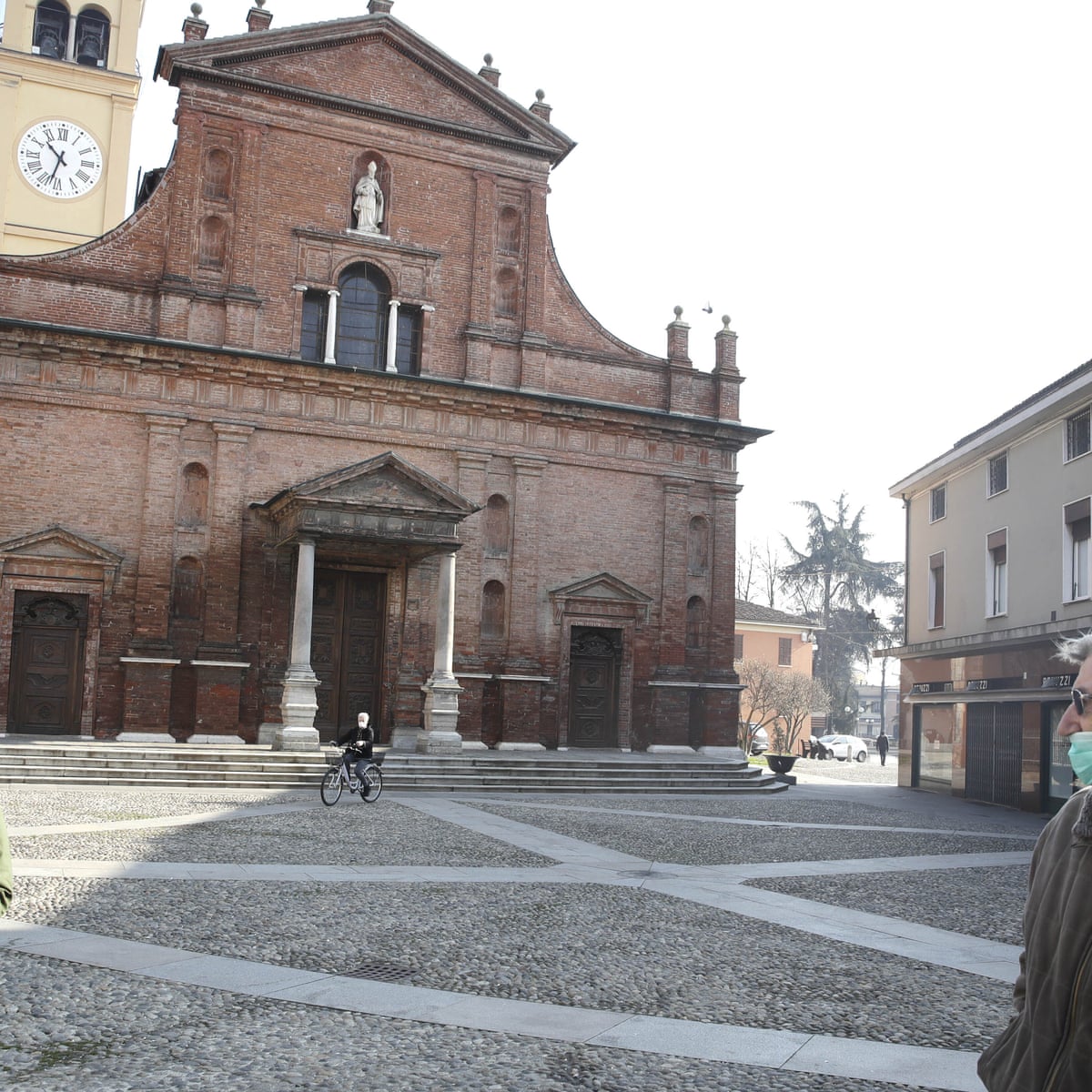 coronavirus northern italian towns close schools and businesses coronavirus the guardian