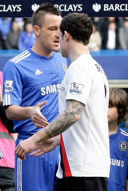 Manchester City’s Wayne Bridge avoids shaking hands with Chelsea´s captain and his former teammate John Terry .