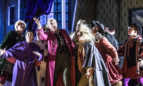 Stephen Gadd as Sir Roderic Murgatroyd and Chorus in Opera Holland Park's co-production of Ruddigore with Charles Court Opera 2023.