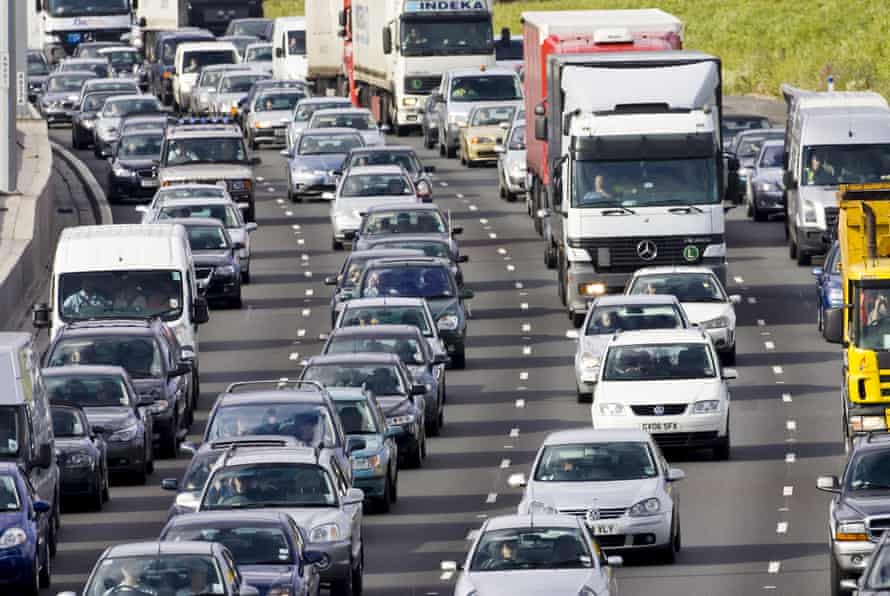 Traffic queues on the M25